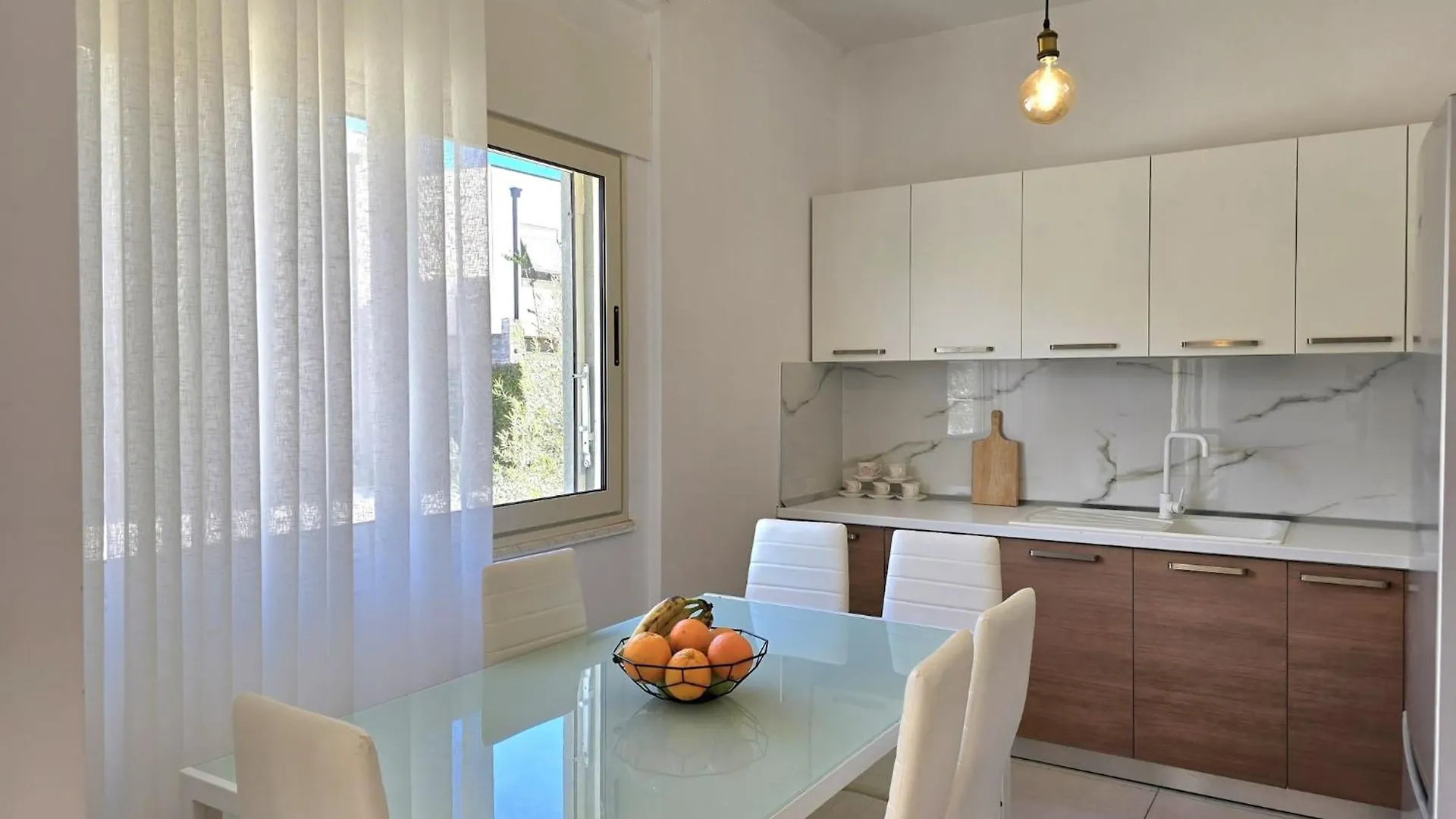 Airy 2-Bedroom Apartment With Balcony Plazhi San Pietro Albánie