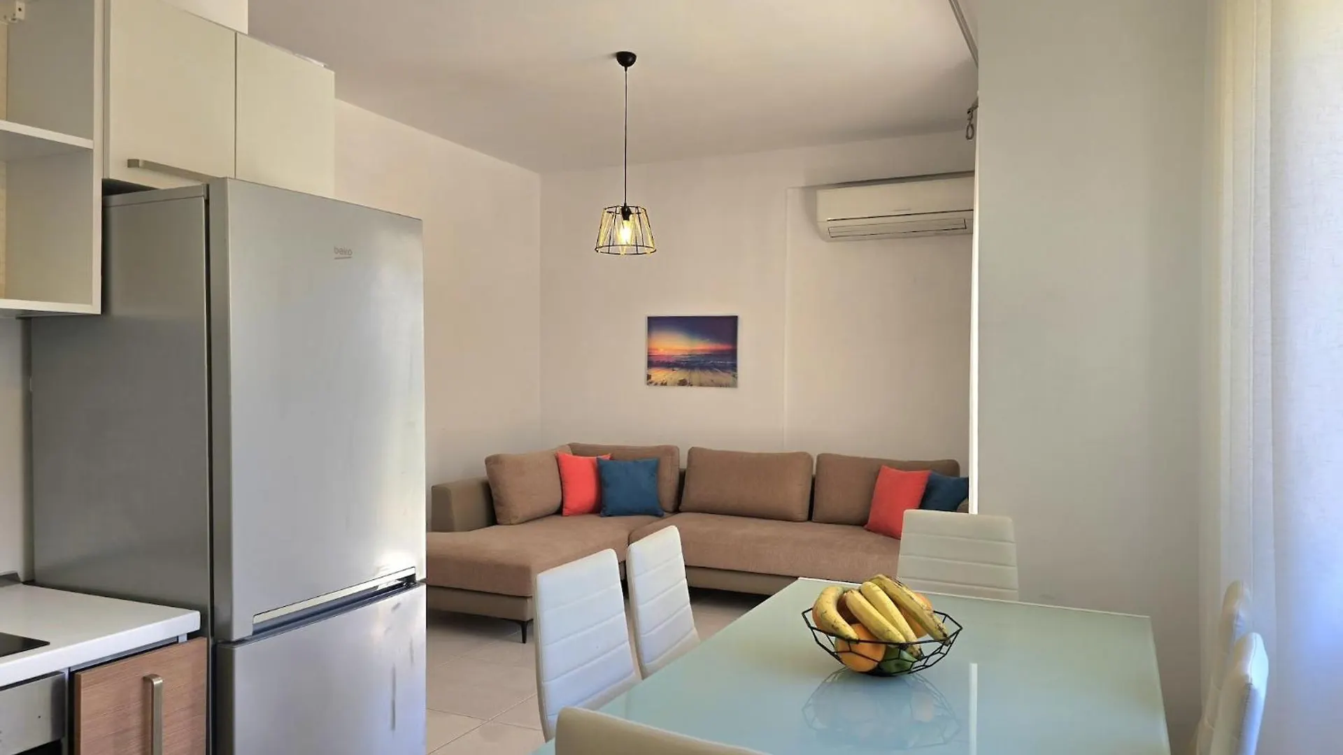 Airy 2-Bedroom Apartment With Balcony Plazhi San Pietro