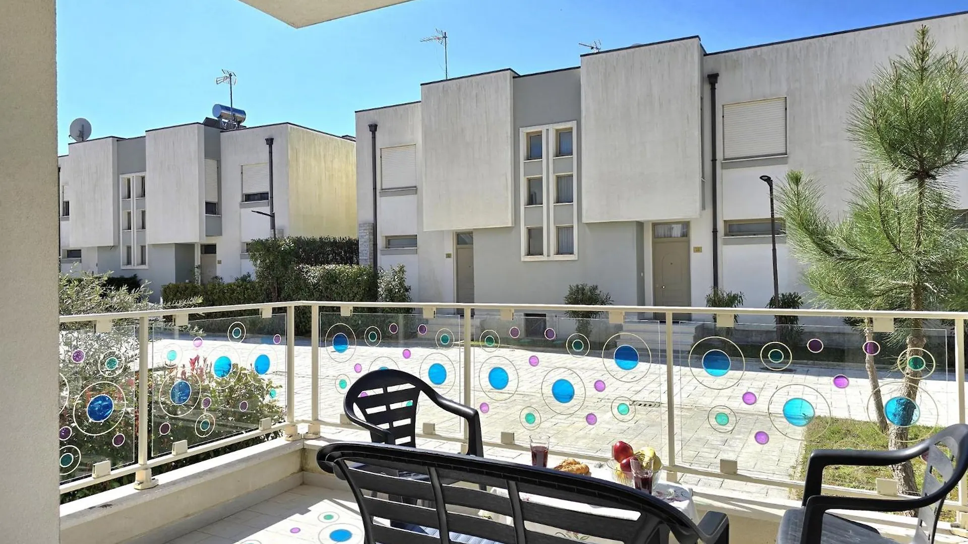 Airy 2-Bedroom Apartment With Balcony Plazhi San Pietro