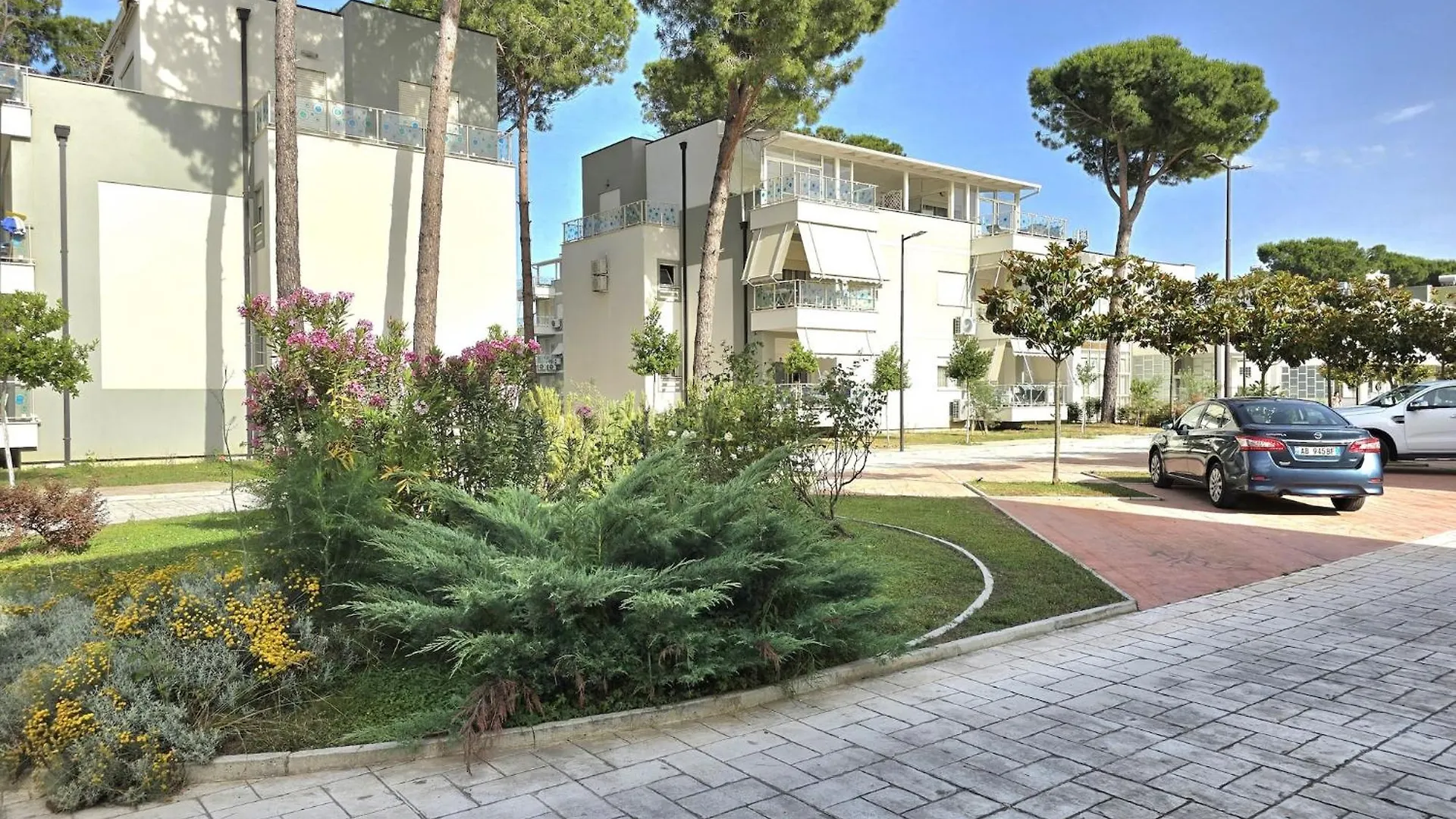 Airy 2-Bedroom Apartment With Balcony Plazhi San Pietro