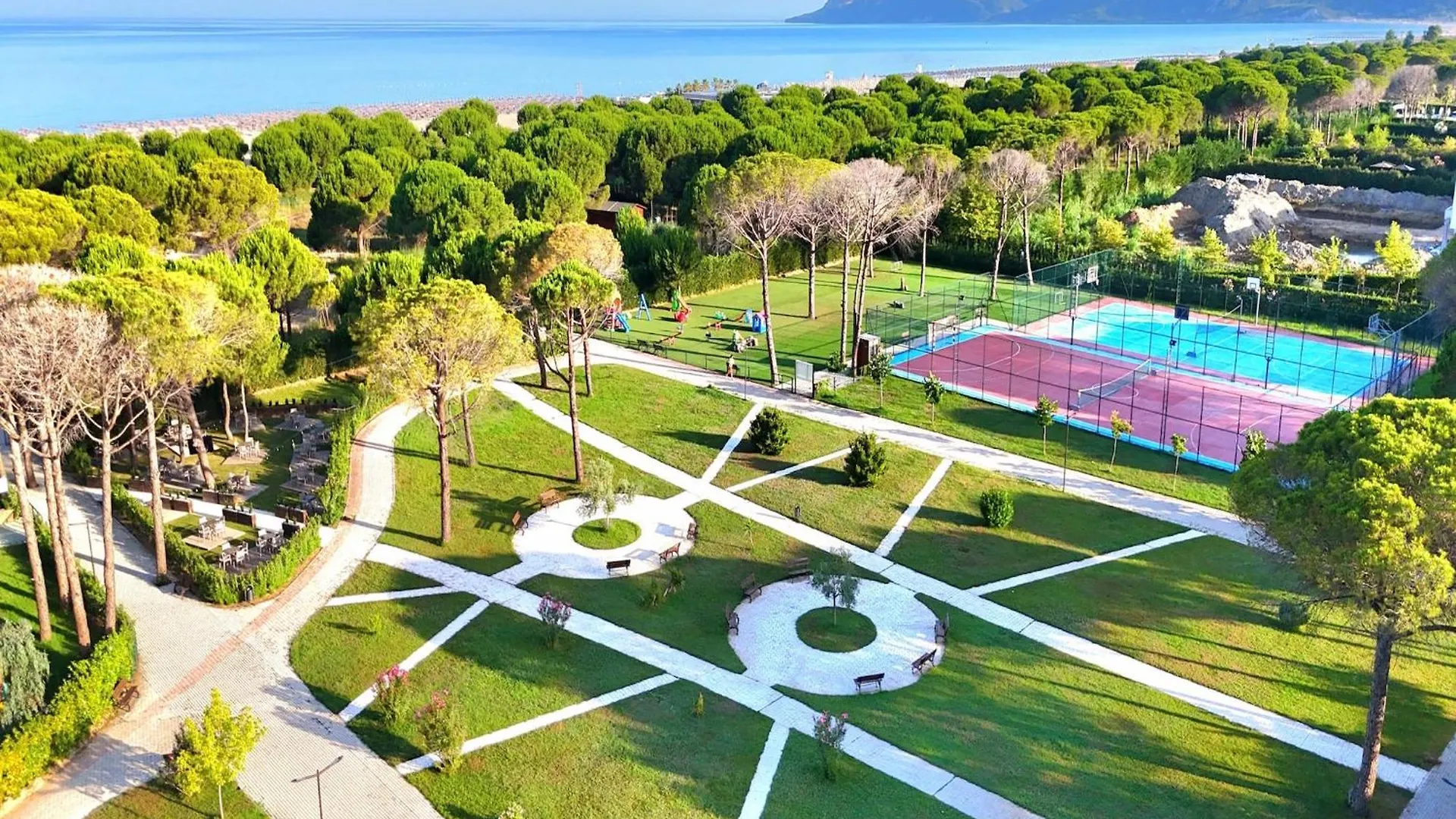 Airy 2-Bedroom Apartment With Balcony Plazhi San Pietro 0*,